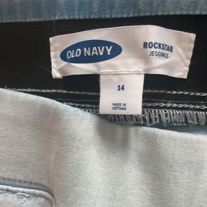 BNWT Womens Sz 14 RoCkStaR jeggings w/ elastic waist & rip design